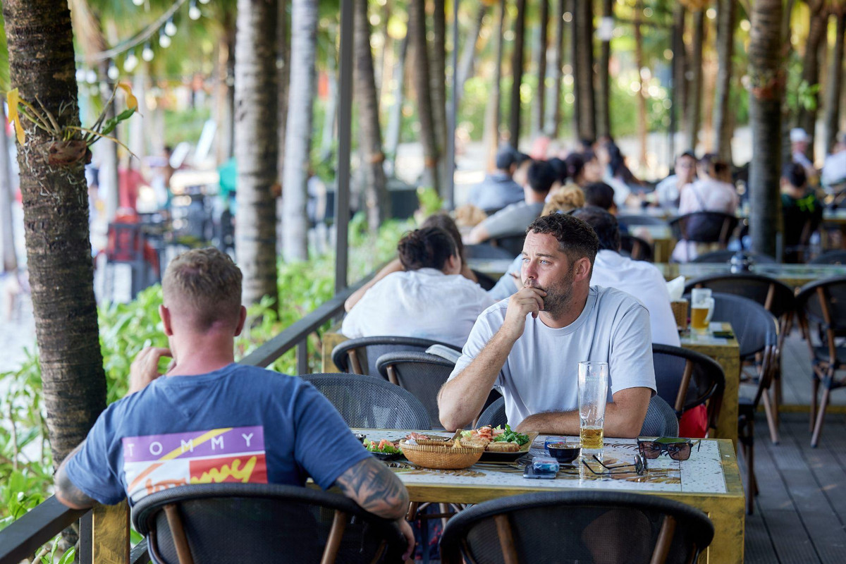 Khach quoc te me met Bai Kem - Top bai bien dep nhat hanh tinh o Phu Quoc-Hinh-7