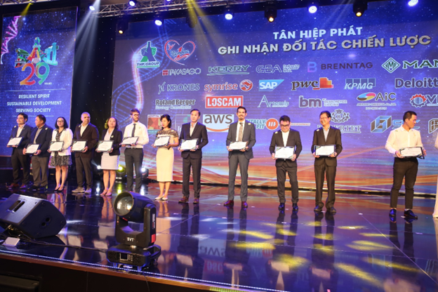 Doanh nghiệp nội địa thúc đẩy sx kinh doanh, tạo nguồn lực sẵn sàng phụng sự xã hội - Hình 2 Doanh nghiep noi dia thuc day sx kinh doanh, tao nguon luc san sang phung su xa hoi-Hinh-2