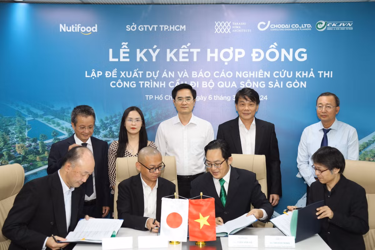 Nutifood cong bo doi tac dau tien thuc hien du an cau di bo qua song Sai Gon