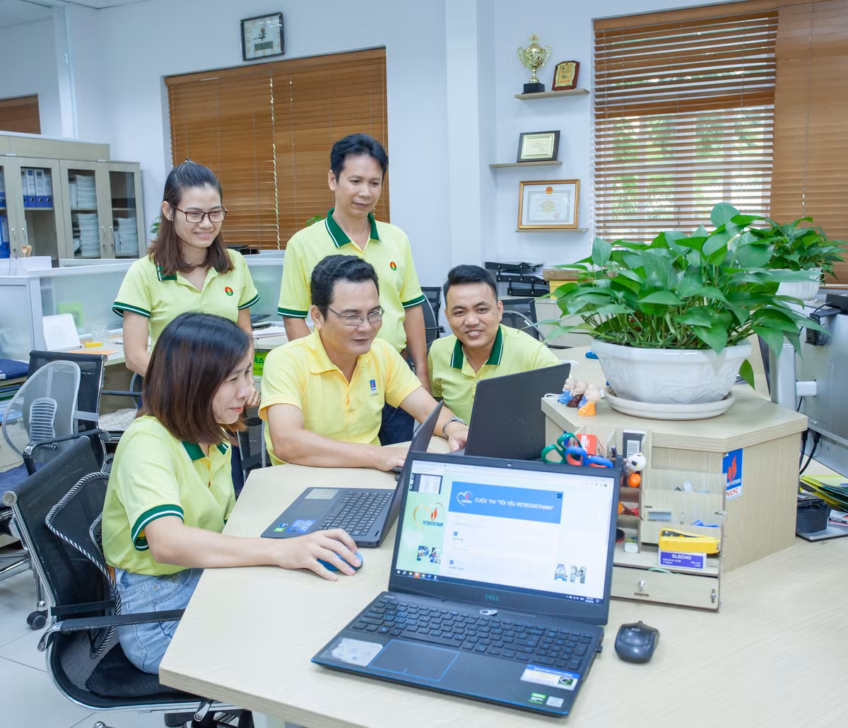 Phân bón Cà Mau - “Doanh nghiệp tiêu biểu vì người lao động“ Phan bon Ca Mau - “Doanh nghiep tieu bieu vi nguoi lao dong“