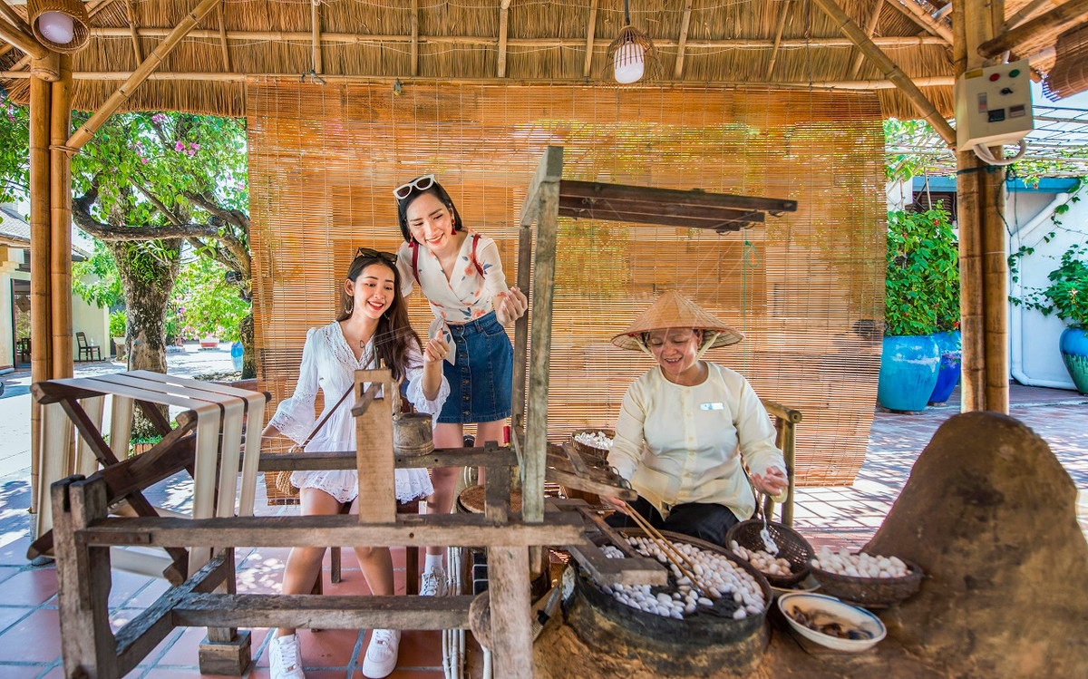 “Xuyen Viet” kham pha tinh hoa le hoi ba mien tai VinWonders Nam Hoi An-Hinh-4