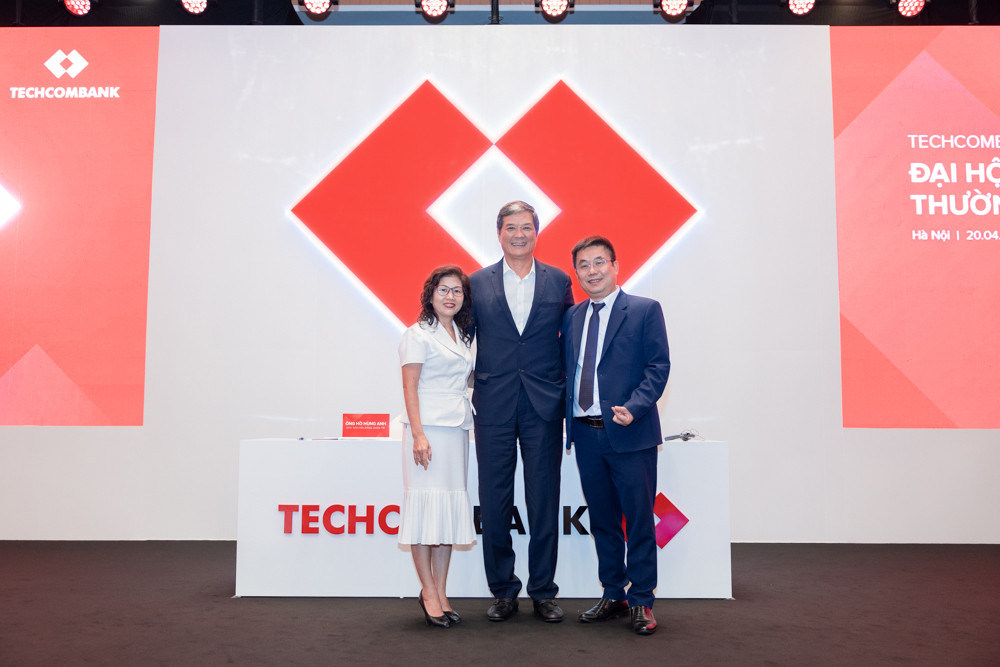 Ngan hang Techcombank tra co tuc bang tien-Hinh-6