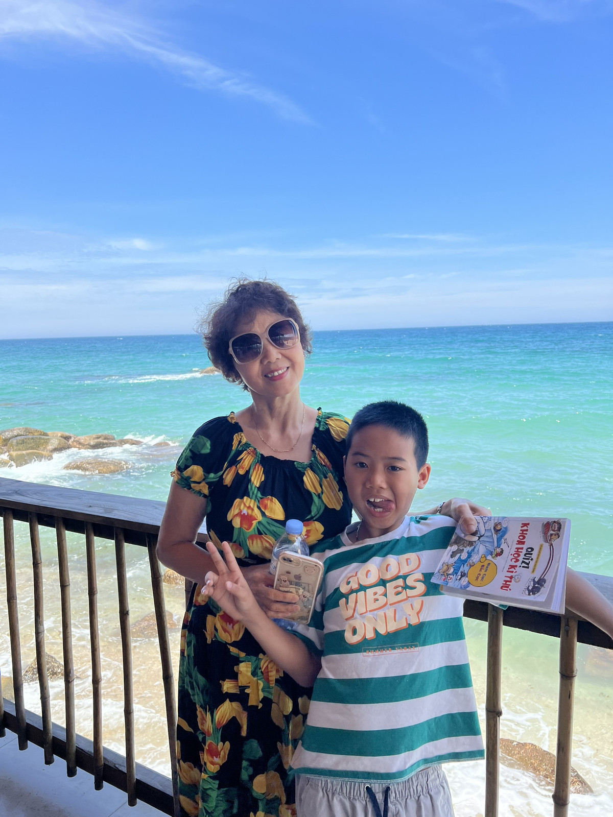 Me Ha Noi dua con du lich he xuyen Viet, nhan dieu bat ngo kho tin-Hinh-3