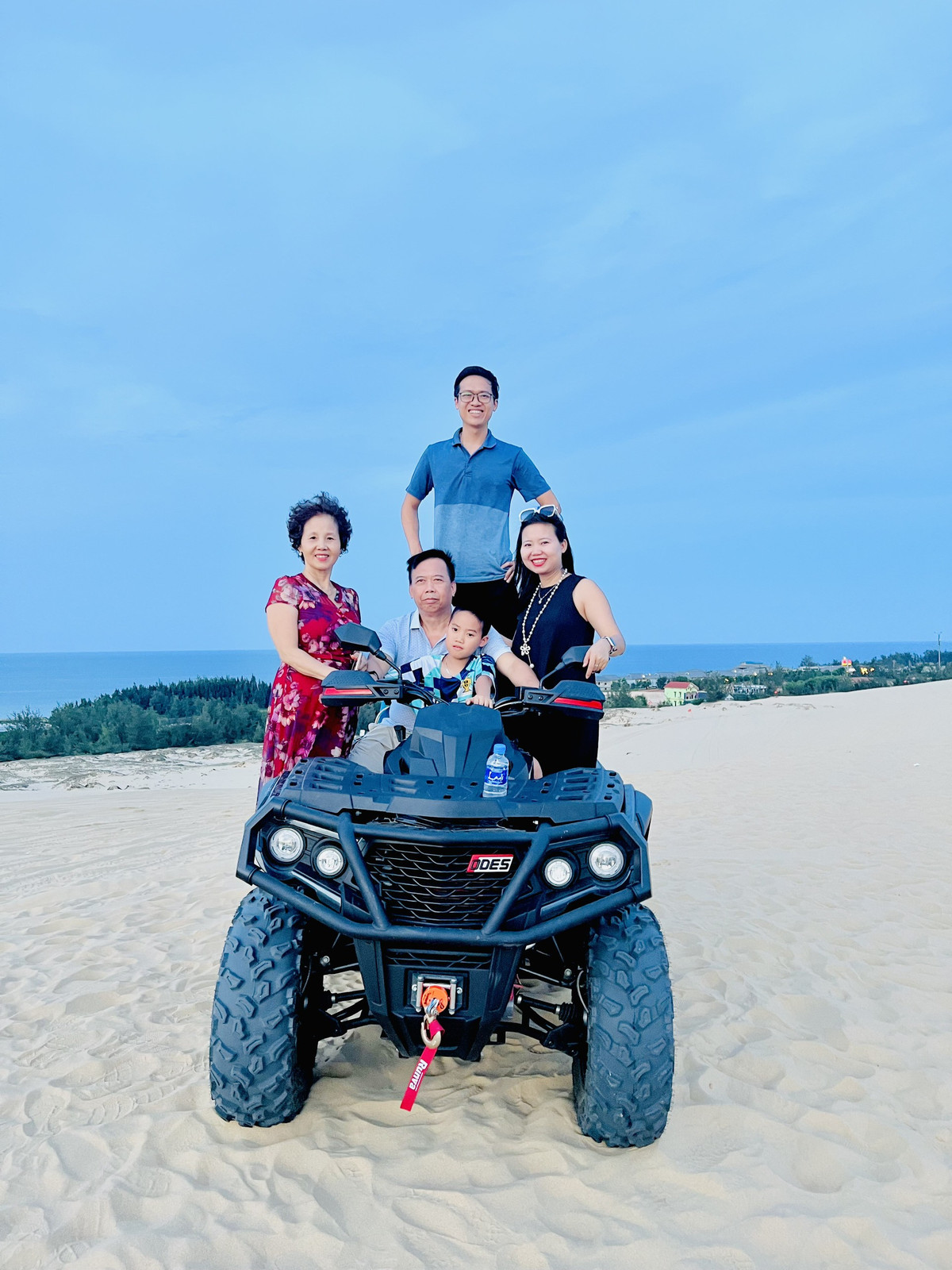 Me Ha Noi dua con du lich he xuyen Viet, nhan dieu bat ngo kho tin-Hinh-5