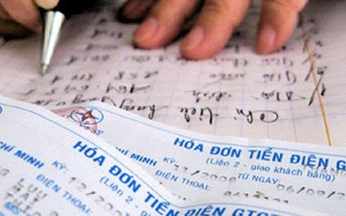 Di lam ca ngay den toi, giat minh khi thay hoa don tien dien