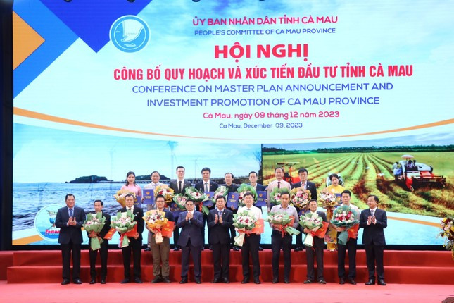 Thủ tướng: Mỗi người Việt Nam, nước ngoài đều muốn đặt chân đến Cà Mau - Hình 3 Thu tuong: Moi nguoi Viet Nam, nuoc ngoai deu muon dat chan den Ca Mau-Hinh-3