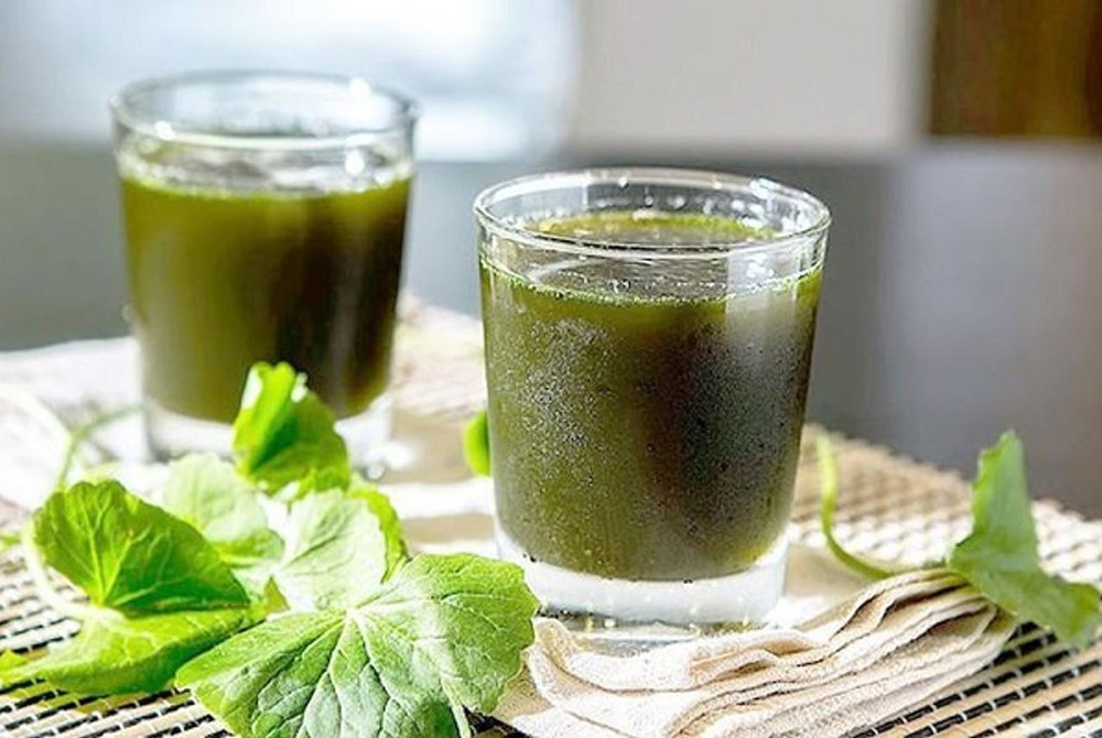 Nhung sai lam khi uong nuoc rau ma giai nhiet