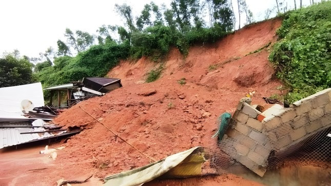 TT-Huế cảnh báo mưa lớn kéo dài trong 10 ngày tới - Hình 2 TT-Hue canh bao mua lon keo dai trong 10 ngay toi-Hinh-2