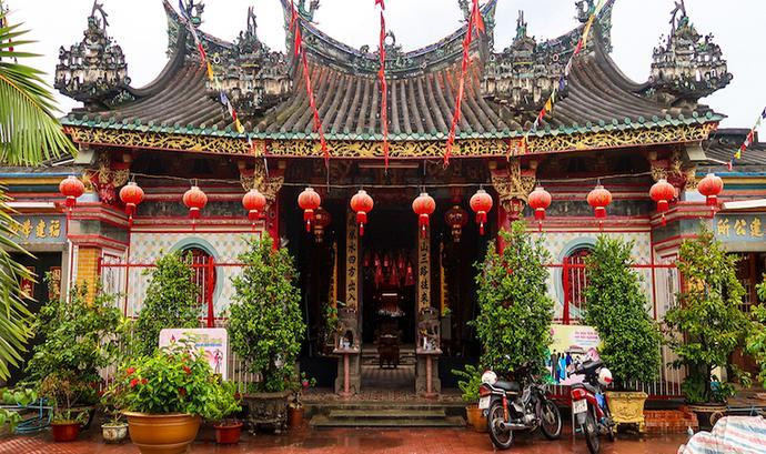 Ngoi chua kien truc nguoi Hoa gan mot the ky tai Dong Thap