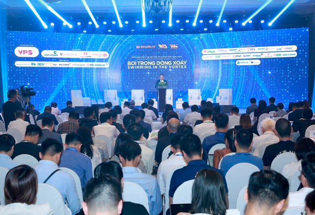 TS. Lê Xuân Nghĩa: Kinh tế Việt Nam đang ở đáy chữ U, bắt đầu phục hồi nhẹ - Hình 2 TS. Le Xuan Nghia: Kinh te Viet Nam dang o day chu U, bat dau phuc hoi nhe-Hinh-2