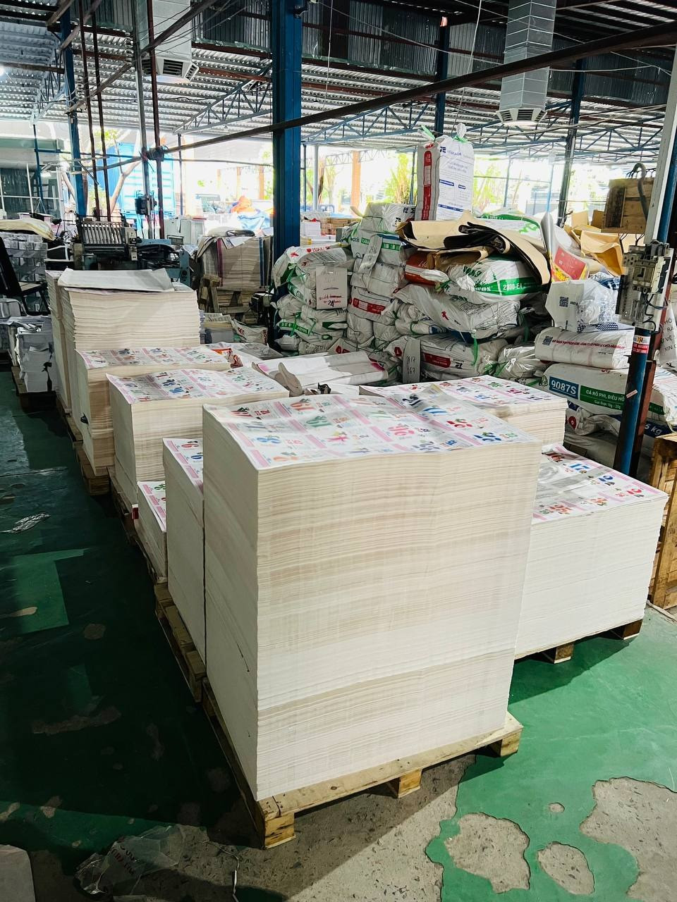 Phat hien hang ngan ban in lau tai mot xuong o Cu Chi-Hinh-2