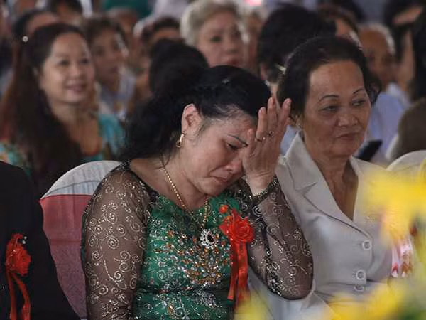 Nguoi me xu Nghe binh di cua cau thu Cong Vinh-Hinh-5
