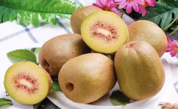 Kiwi xanh, do, vang, loai nao gia tri dinh duong cao va ngon hon?