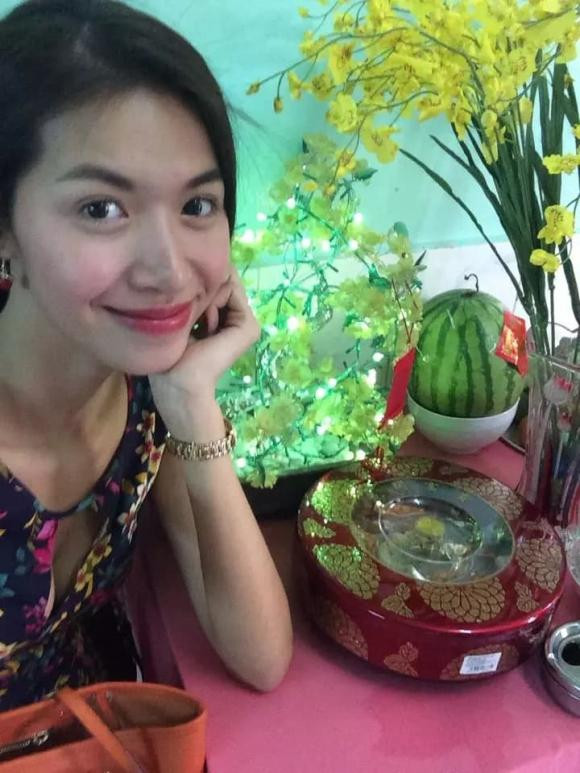 Minh Tu bi dao anh cu voi style ba thim don Tet