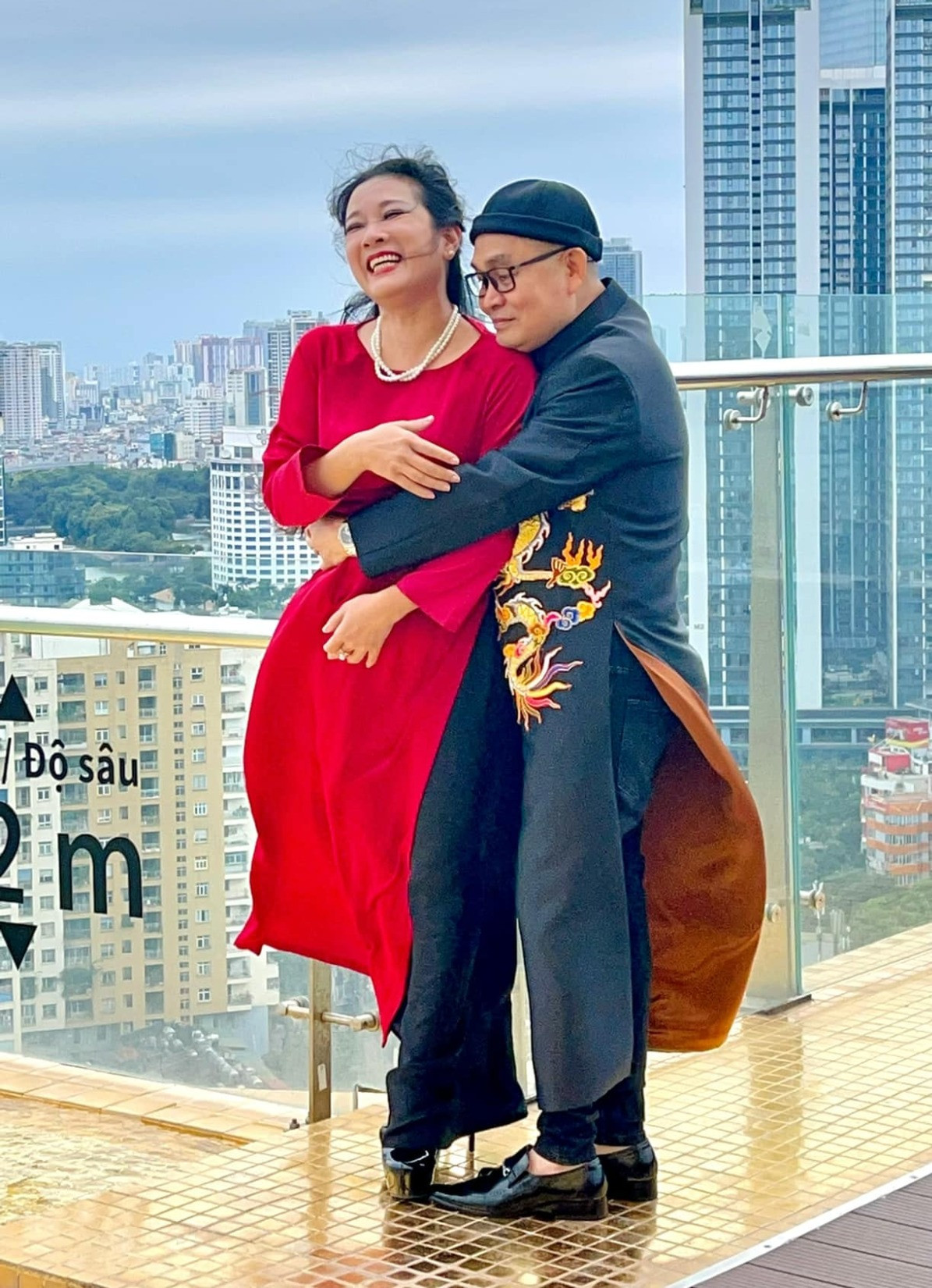 Nỗi khổ của Thanh Thanh Hiền khi đặt cạnh Xuân Hinh - Hình 6 Noi kho cua Thanh Thanh Hien khi dat canh Xuan Hinh-Hinh-6