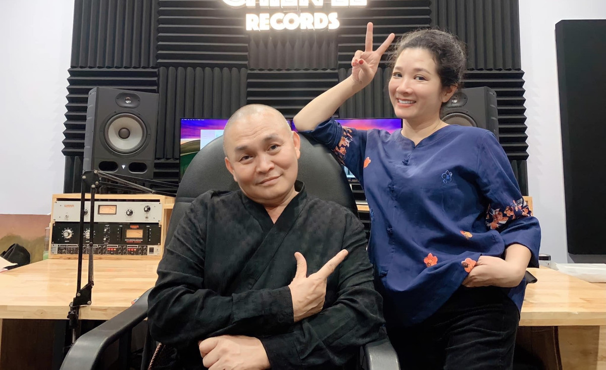 Nỗi khổ của Thanh Thanh Hiền khi đặt cạnh Xuân Hinh - Hình 2 Noi kho cua Thanh Thanh Hien khi dat canh Xuan Hinh-Hinh-2