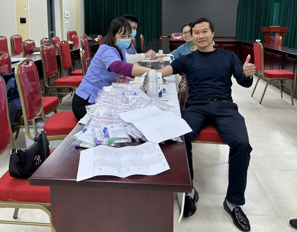 Cong doan Co quan Vusta to chuc kham benh cho can bo cong nhan vien-Hinh-2