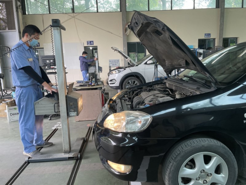 Đề xuất bỏ giá cố định đăng kiểm: Chuyên gia nói gì? De xuat bo gia co dinh dang kiem: Chuyen gia noi gi?