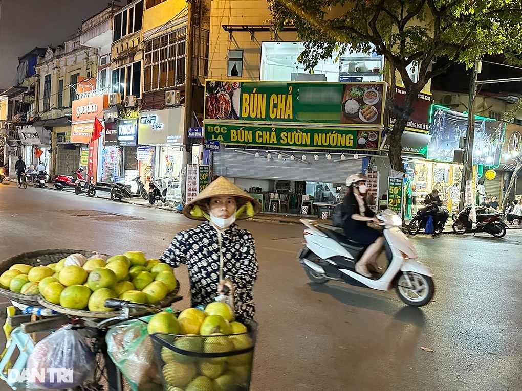 Quán buffet 99.000 đồng tại Hà Nội biến mất sau khi bị tố bẩn - Hình 3 Quan buffet 99.000 dong tai Ha Noi bien mat sau khi bi to ban-Hinh-3