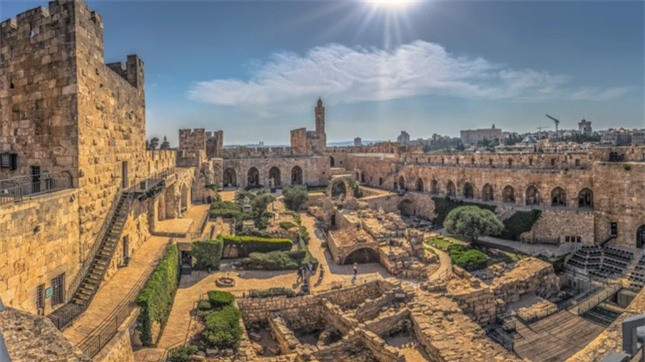 Vuong quoc cua vua David, nguoi danh bai ga khong lo Goliath o dau?