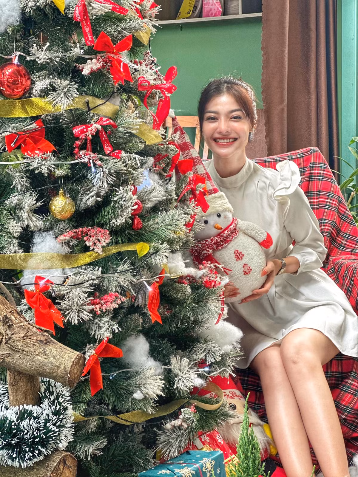 Nang A hau mo thay the Ho Ngoc Ha lam 'Nu hoang giai tri'-Hinh-4