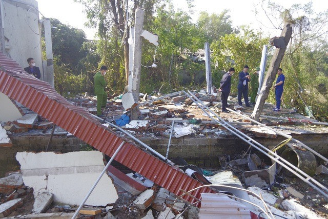 Khởi tố vụ chế tạo pháo gây nổ lớn khiến 2 người tử vong - Hình 2 Khoi to vu che tao phao gay no lon khien 2 nguoi tu vong-Hinh-2