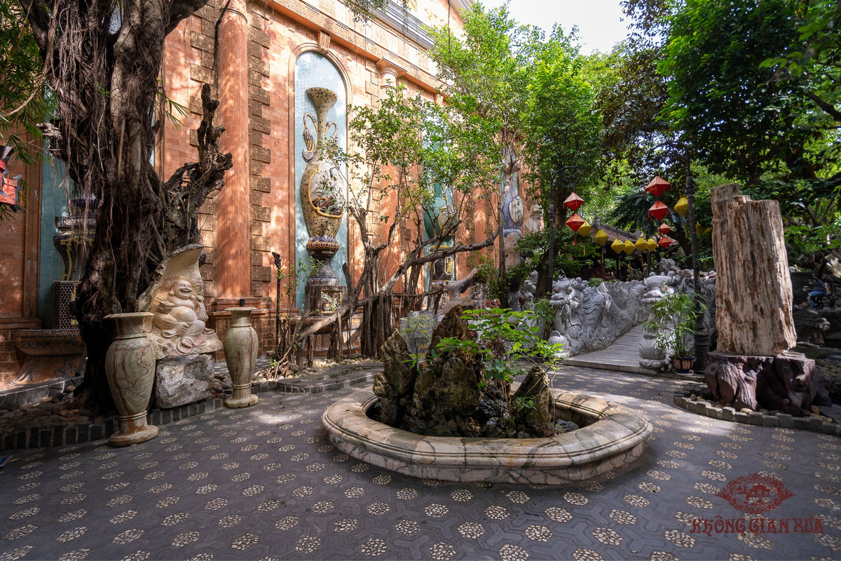 Dính nợ xấu, đại gia Huy “máy nổ” bị siết nợ nhà gỗ 650 tỷ? Dinh no xau, dai gia Huy “may no” bi siet no nha go 650 ty?