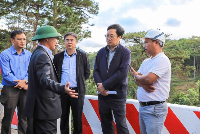 Sắp thông xe toàn tuyến đèo đẹp và hiểm trở bậc nhất Việt Nam - Hình 2 Sap thong xe toan tuyen deo dep va hiem tro bac nhat Viet Nam-Hinh-2