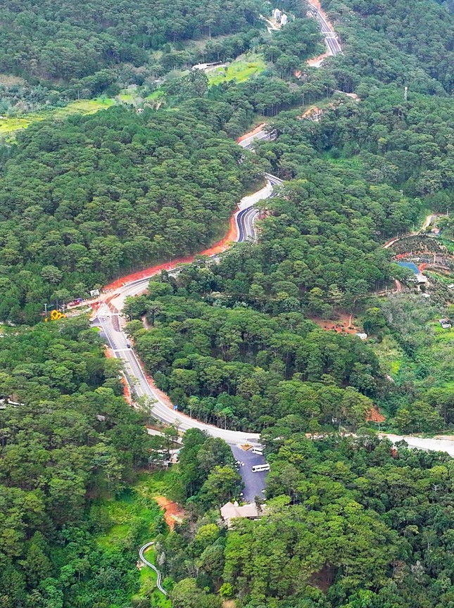 Sắp thông xe toàn tuyến đèo đẹp và hiểm trở bậc nhất Việt Nam - Hình 5 Sap thong xe toan tuyen deo dep va hiem tro bac nhat Viet Nam-Hinh-5