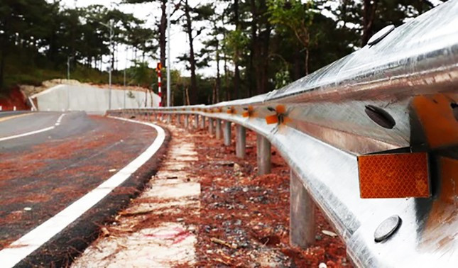 Sắp thông xe toàn tuyến đèo đẹp và hiểm trở bậc nhất Việt Nam - Hình 6 Sap thong xe toan tuyen deo dep va hiem tro bac nhat Viet Nam-Hinh-6