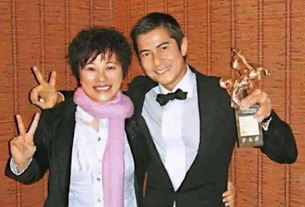 Nguoi phu nu phia sau thanh cong va giau co cua Quach Phu Thanh-Hinh-2