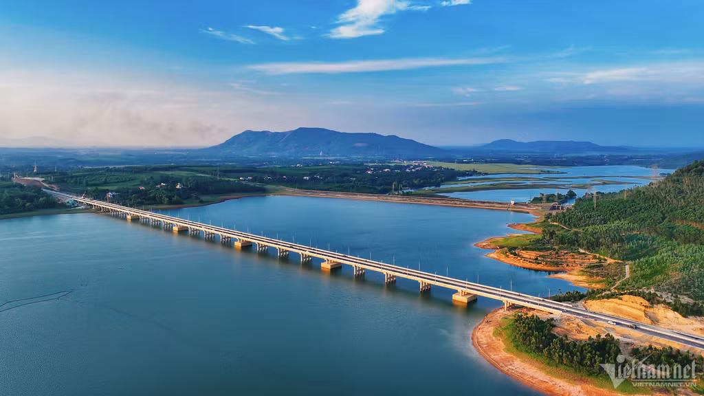 Nhung khoanh khac an tuong tren 2023-Hinh-18