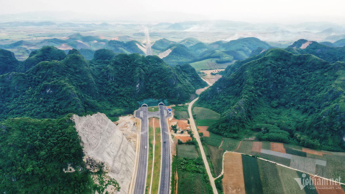 Nhung khoanh khac an tuong tren 2023-Hinh-17