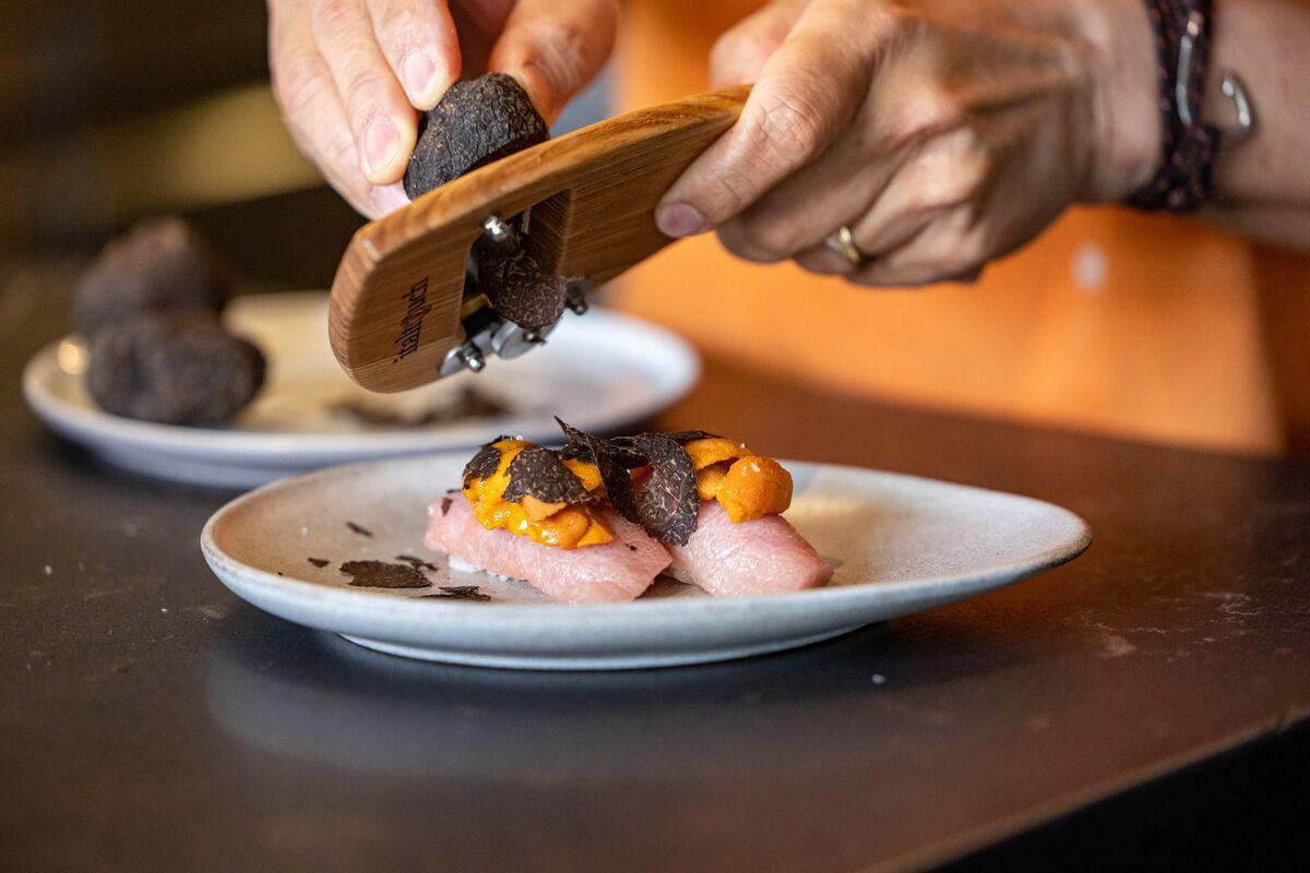 Bi mat ve nguoi ban mon an vo cung dat do cho gioi sieu giau Dubai-Hinh-2