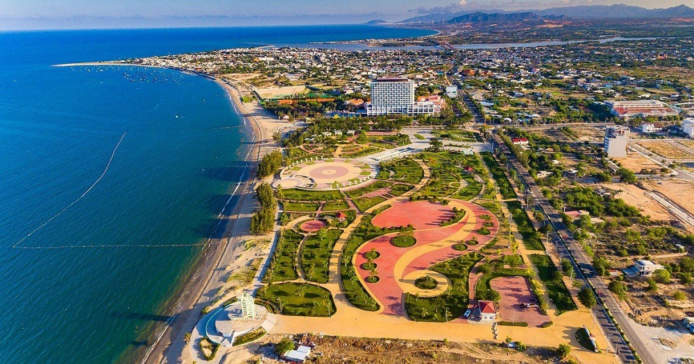 TS. Cấn Văn Lực: Xem xét bổ sung cơ chế giao đất, cho thuê đất du lịch - Hình 3 TS. Can Van Luc: Xem xet bo sung co che giao dat, cho thue dat du lich-Hinh-3