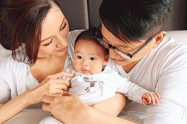 Hoa hau Hong Kong Ly Gia Han song ra sao ben chong ty phu?-Hinh-12