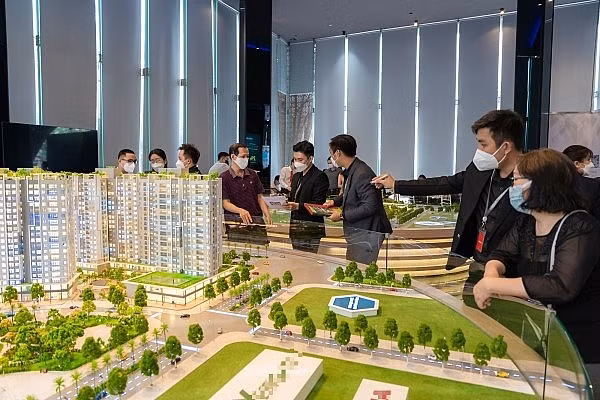 Nhà đầu tư rục rịch "bắt đáy" bất động sản? Nha dau tu ruc rich