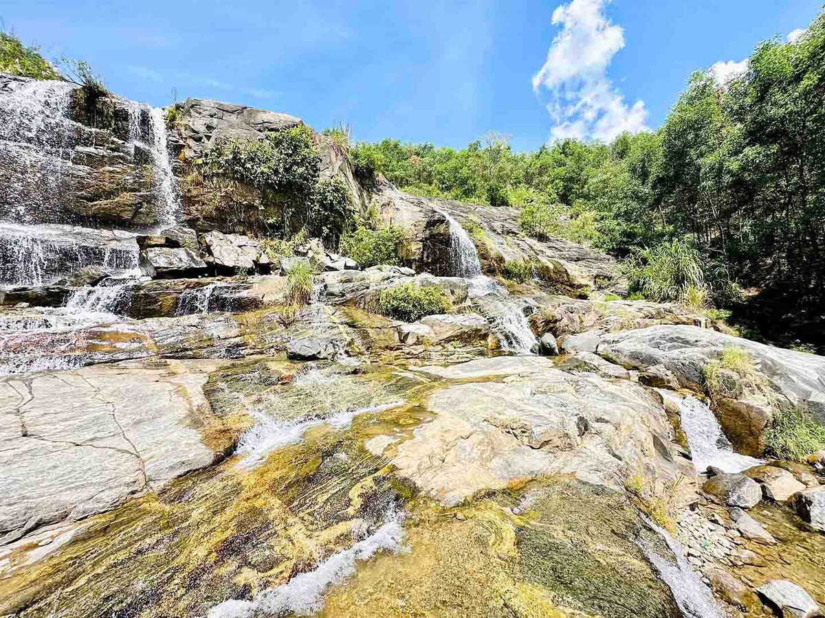 Tam mat tai thac Savan giua nui rung Quang Ngai