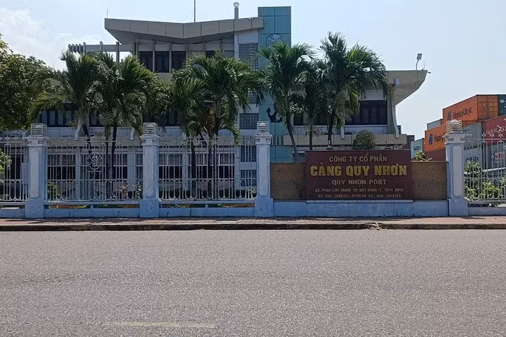 Tranh chap tau lai dat tai Cang Quy Nhon: VKS nhan dan toi cao khang nghi