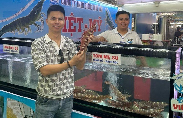 Bat ngo tom su “khong lo” tu bien ve dat lien co gia 10 trieu dong/con-Hinh-3