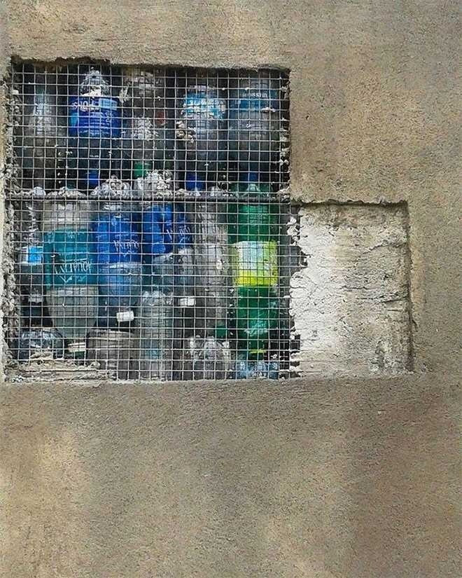 Ngôi nhà độc đáo tại Panama được làm từ một triệu chai nhựa - Hình 2 Ngoi nha doc dao tai Panama duoc lam tu mot trieu chai nhua-Hinh-2