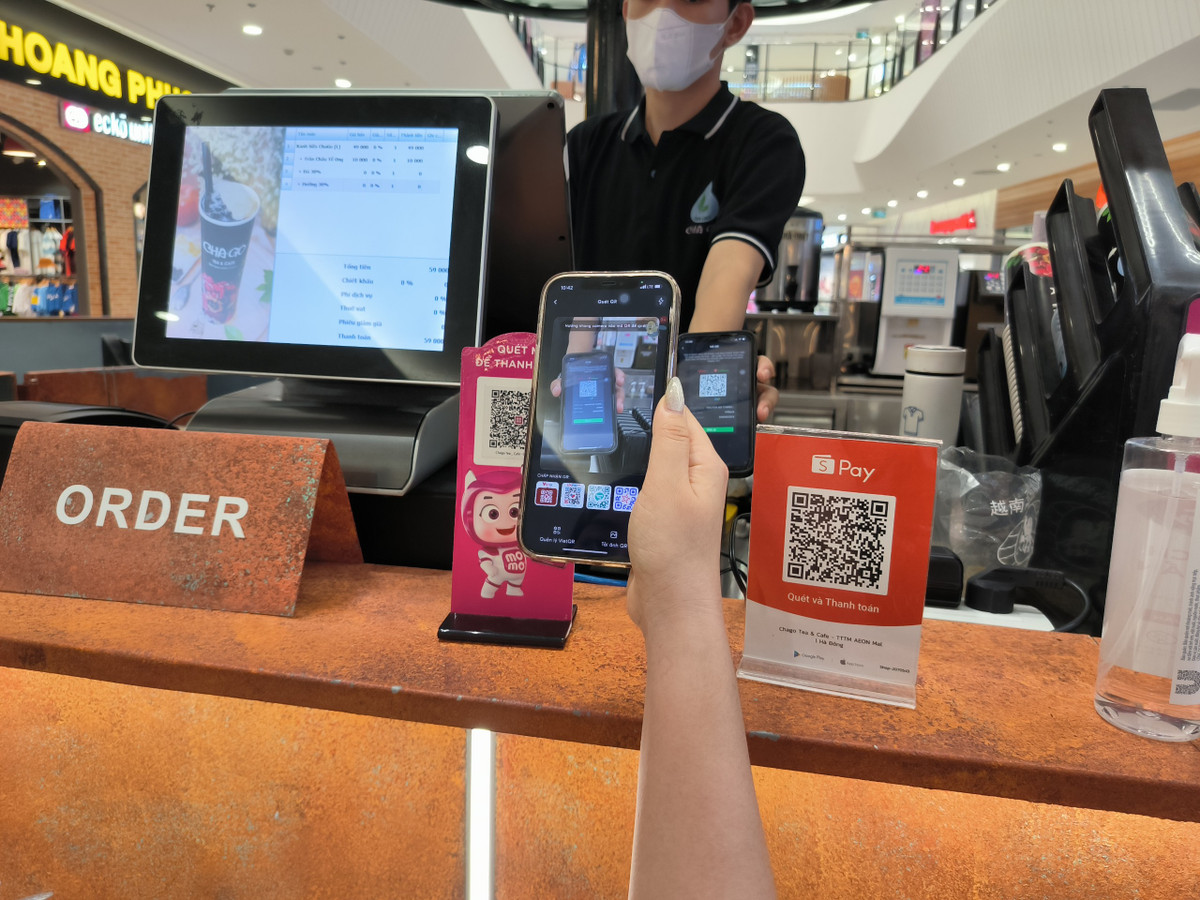 Thanh toán chỉ với chiếc điện thoại thông minh.
