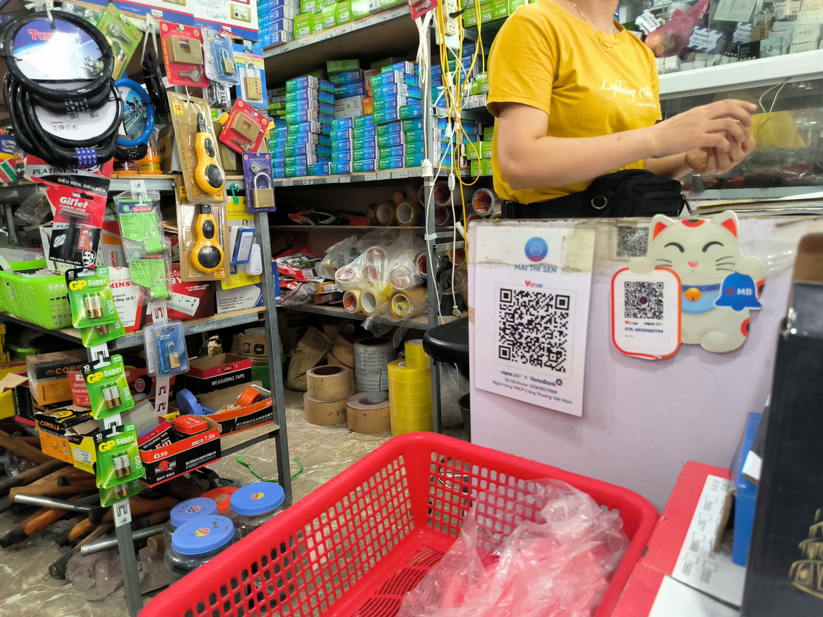 Với việc lương, thưởng đa phần được gửi vào tài khoản cá nhân, mã QR ngày càng phổ biến hơn.