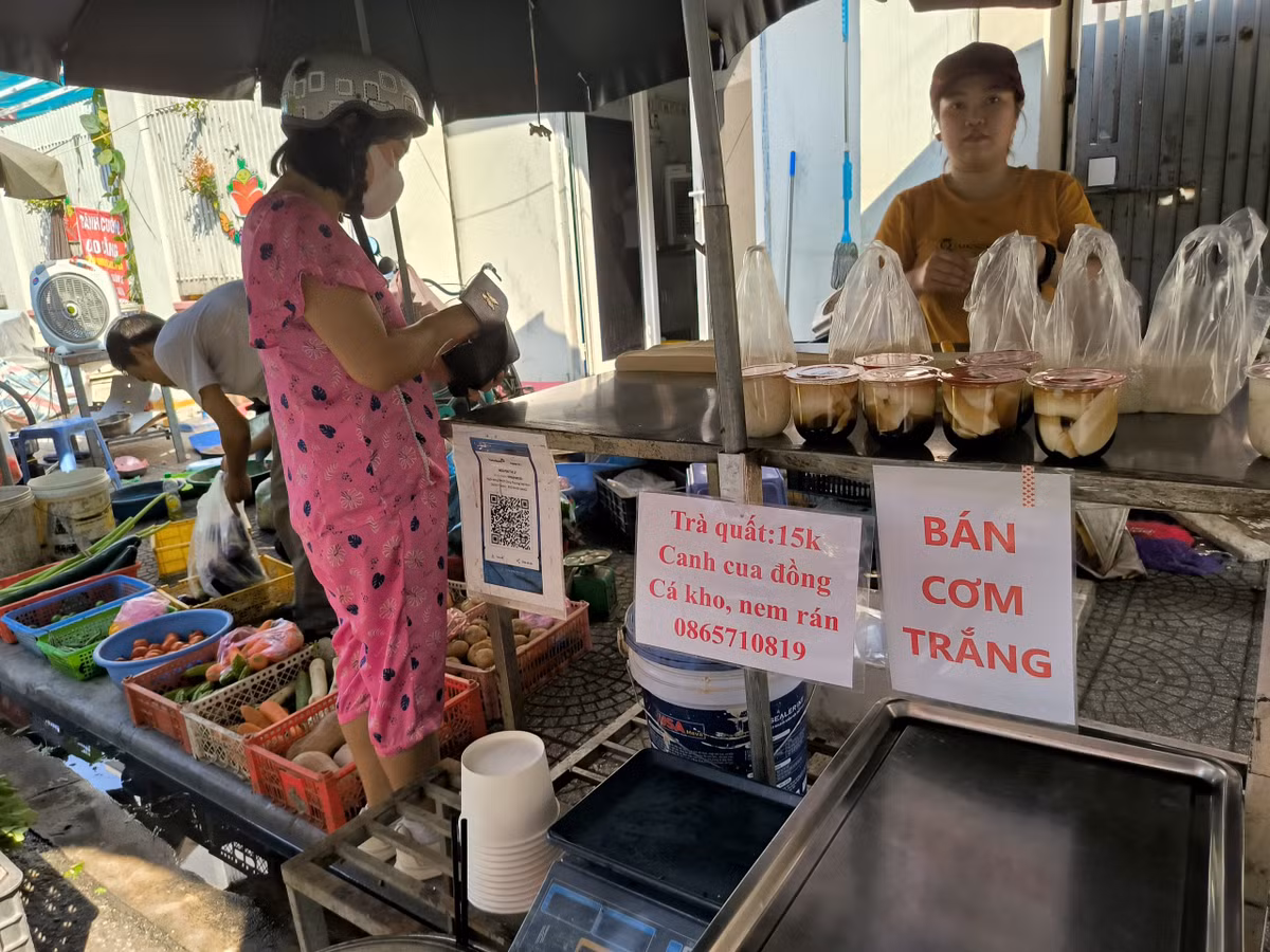 Giúp người dân dễ dàng mua bán, trao đổi hàng hóa.