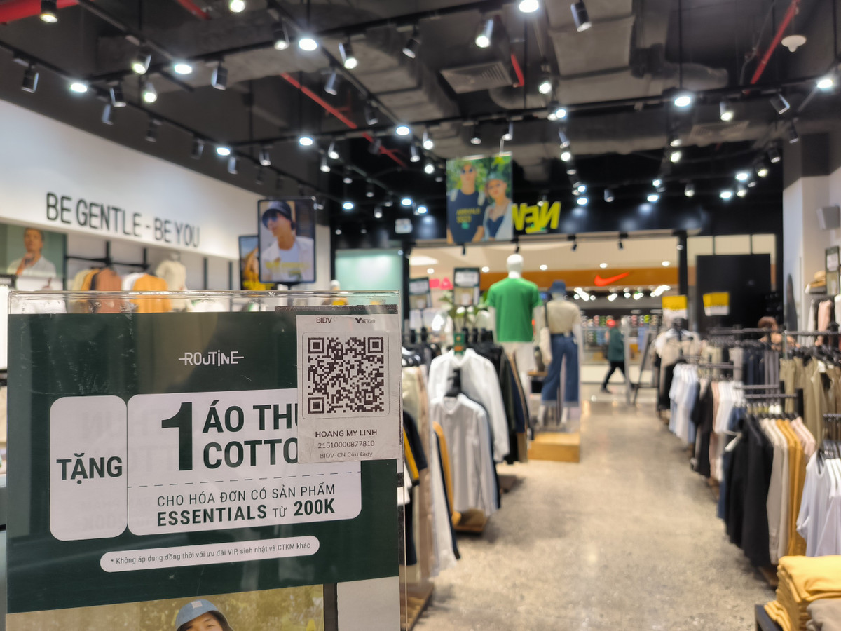 Khó có thể ngờ hình ảnh nhỏ bé của mã QR lại có thể phổ biến đến vậy, ai cũng có thể dễ dàng sử dụng.