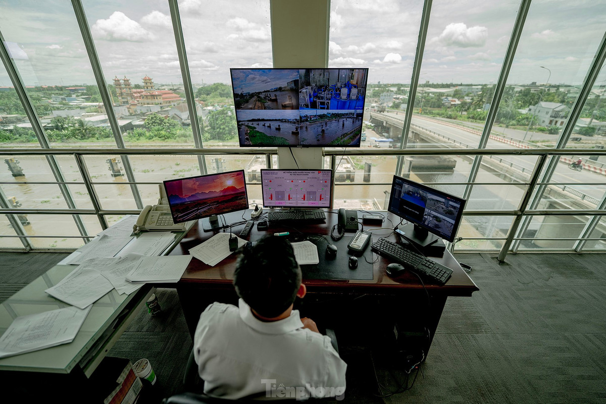 Trung bình mỗi tháng có khoảng 1.100 phương tiện qua âu tàu, trong đó có các phương tiện tải trọng trên 1.000 tấn. Tính từ năm 2016 đến nay, âu tàu Rạch Chanh đã phục vụ cho khoảng hơn 93.000 lượt phương tiện.