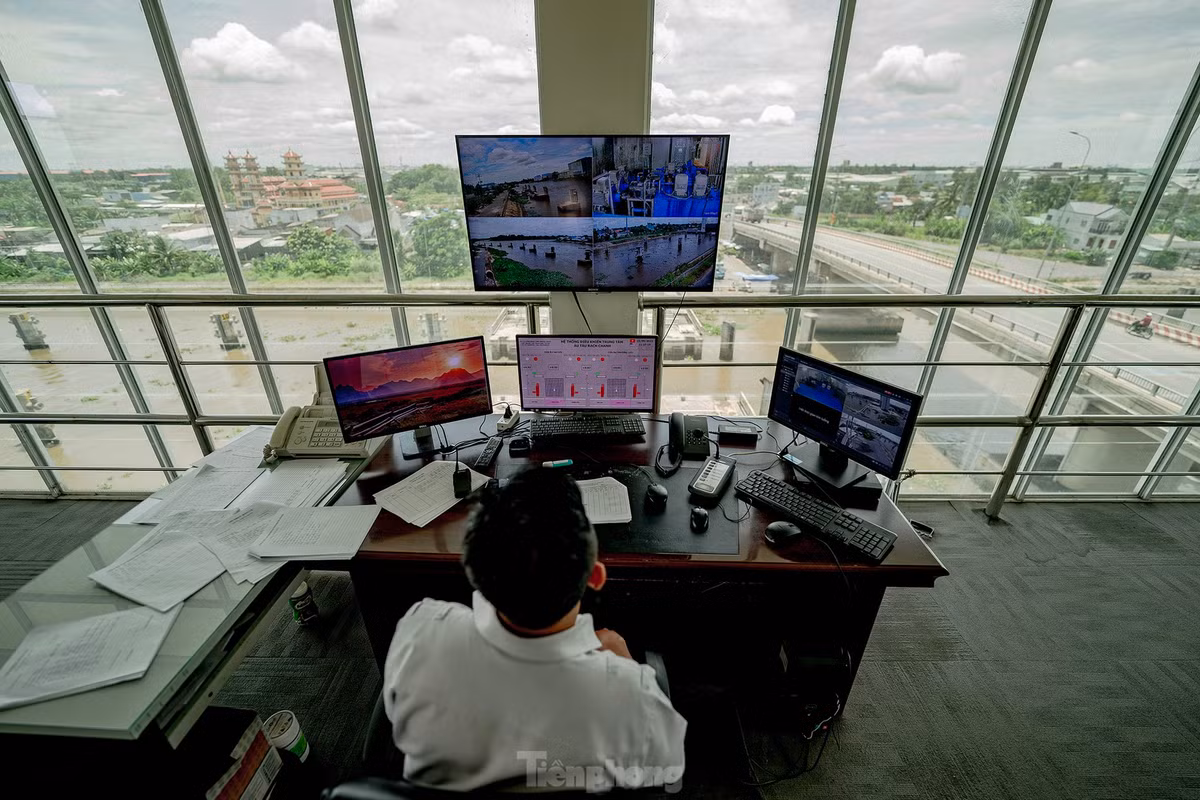 Trung bình mỗi tháng có khoảng 1.100 phương tiện qua âu tàu, trong đó có các phương tiện tải trọng trên 1.000 tấn. Tính từ năm 2016 đến nay, âu tàu Rạch Chanh đã phục vụ cho khoảng hơn 93.000 lượt phương tiện.