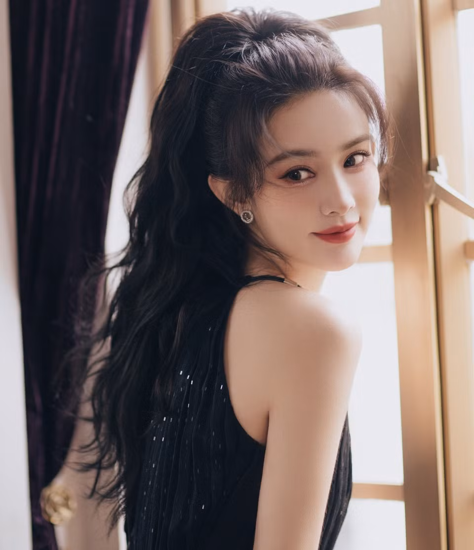 Nguoi dep thu vai Mai Sieu Phong trong 