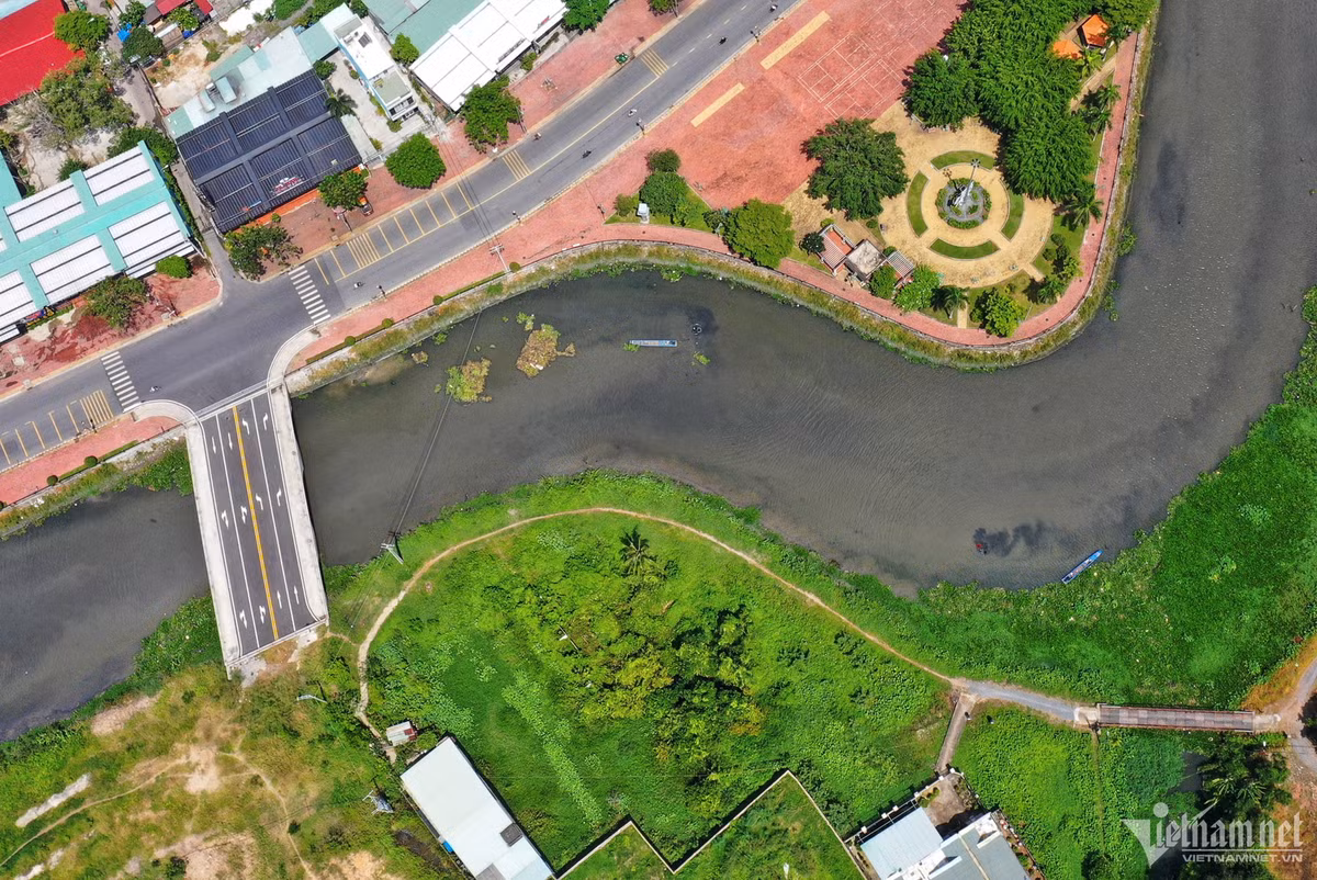 Năm 2021, dự án Hồ Gươm Xanh bị Sở Xây Dựng Bình Dương xử phạt và đình chỉ thi công do triển khai thi công xây dựng 12 tuyến đường trong dự án khi chưa có giấy phép xây dựng, chủ đầu tư. 