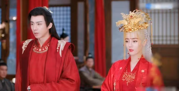 Dich Le Nhiet Ba bi che nhu me chu re trong phim